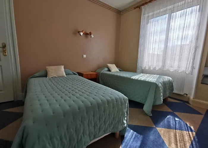 Le Pasteur 2* Руаян